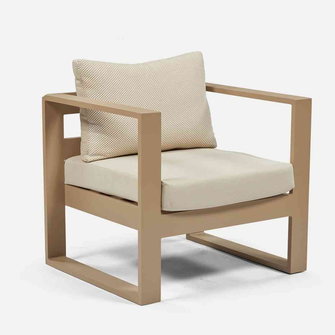 CUBE-P ARMCHAIR